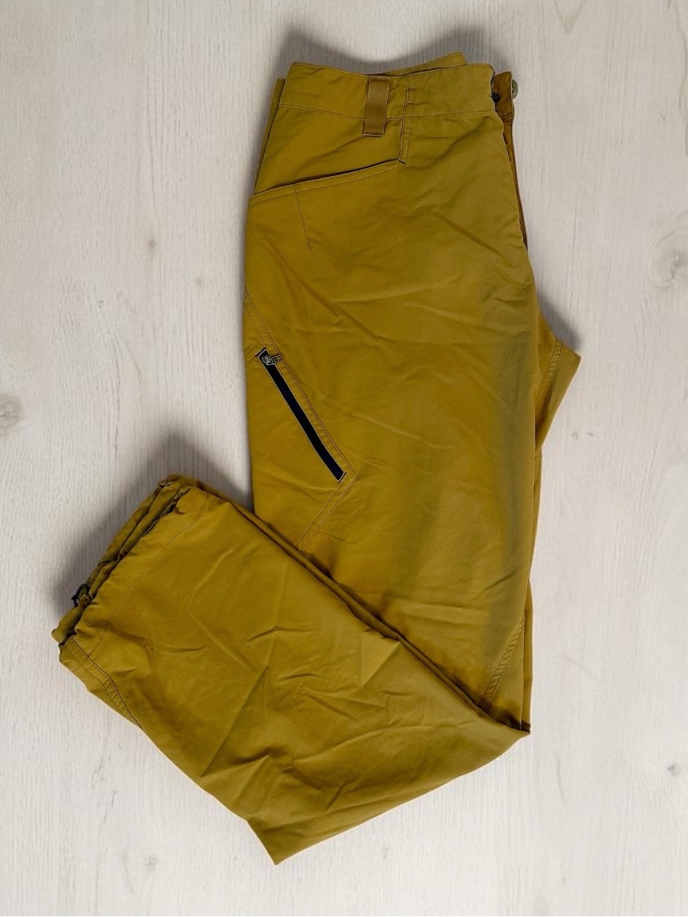Patagonia Men's Cargo Pants in Tan Size 34